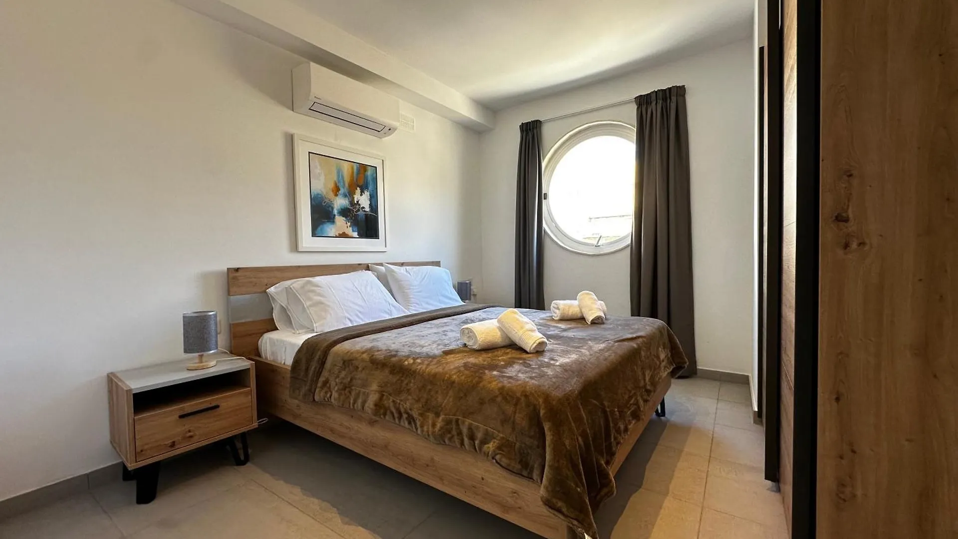 86 Spinola Bay Apartment Saint Julian's Malta